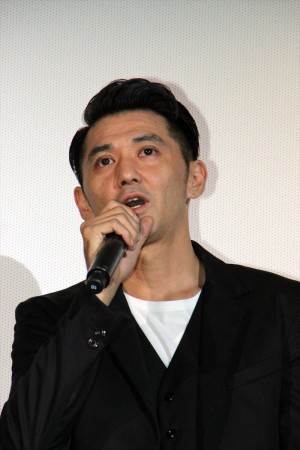 映画『グラスホッパー』完成披露試写会に出席した村上淳