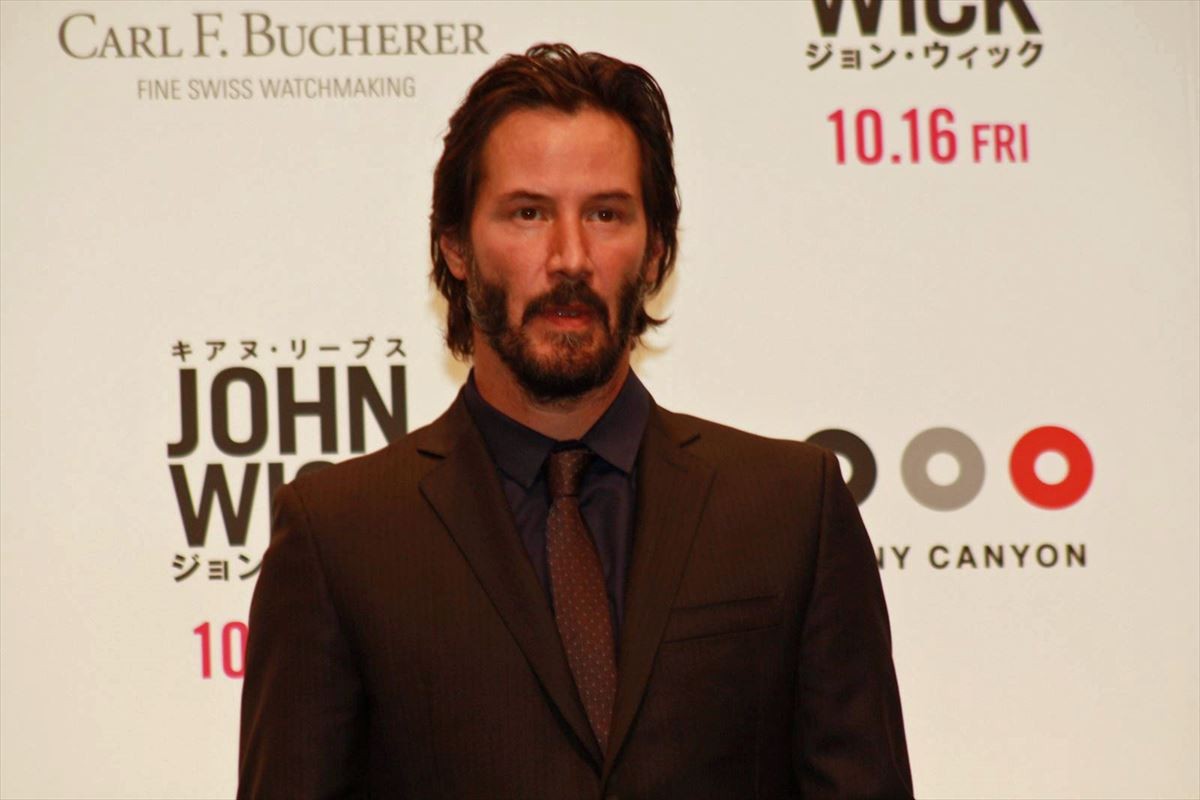 キアヌ・リーヴス、日本は「光が美しい国」　64日ぶりの来日にファン熱狂