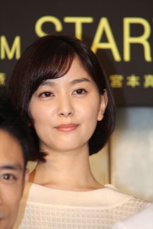 ドラマ『無痛～診える眼～』の制作発表会に登壇した石橋杏奈