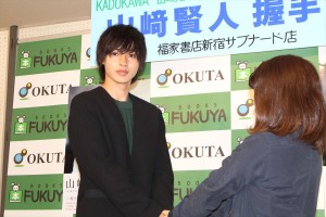 メモリアルブック「Scen＃20」発売イベントに登場した山崎賢人