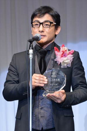 片岡愛之助、「第28回 日本 メガネ ベストドレッサー賞」表彰式にて