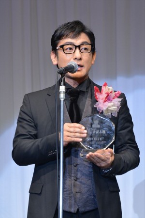 片岡愛之助、「第28回 日本 メガネ ベストドレッサー賞」表彰式にて