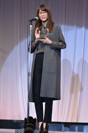 桐谷美玲、「第28回 日本 メガネ ベストドレッサー賞」表彰式にて