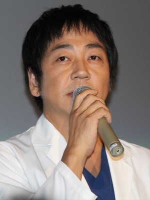 ドラマ『コウノドリ』の舞台挨拶に登壇した大森南朋