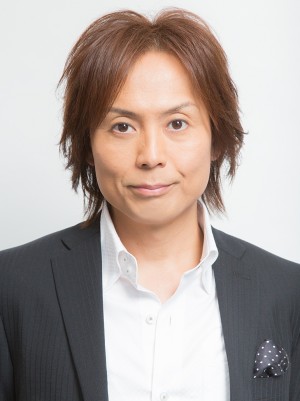 ドラマ『武道館』内の架空アイドルユニット“NEXT YOU”をプロデュースするつんく♂