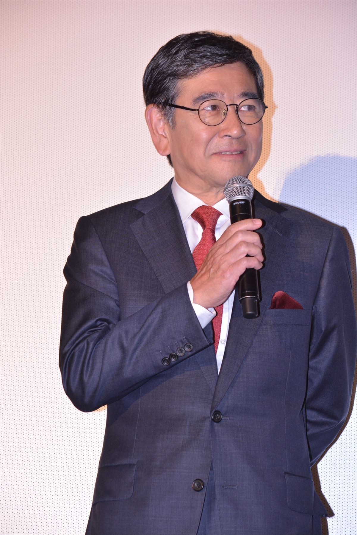 岡田准一、榮倉奈々から恋愛トーク不参加で喝「すぐマイクを下げる！」