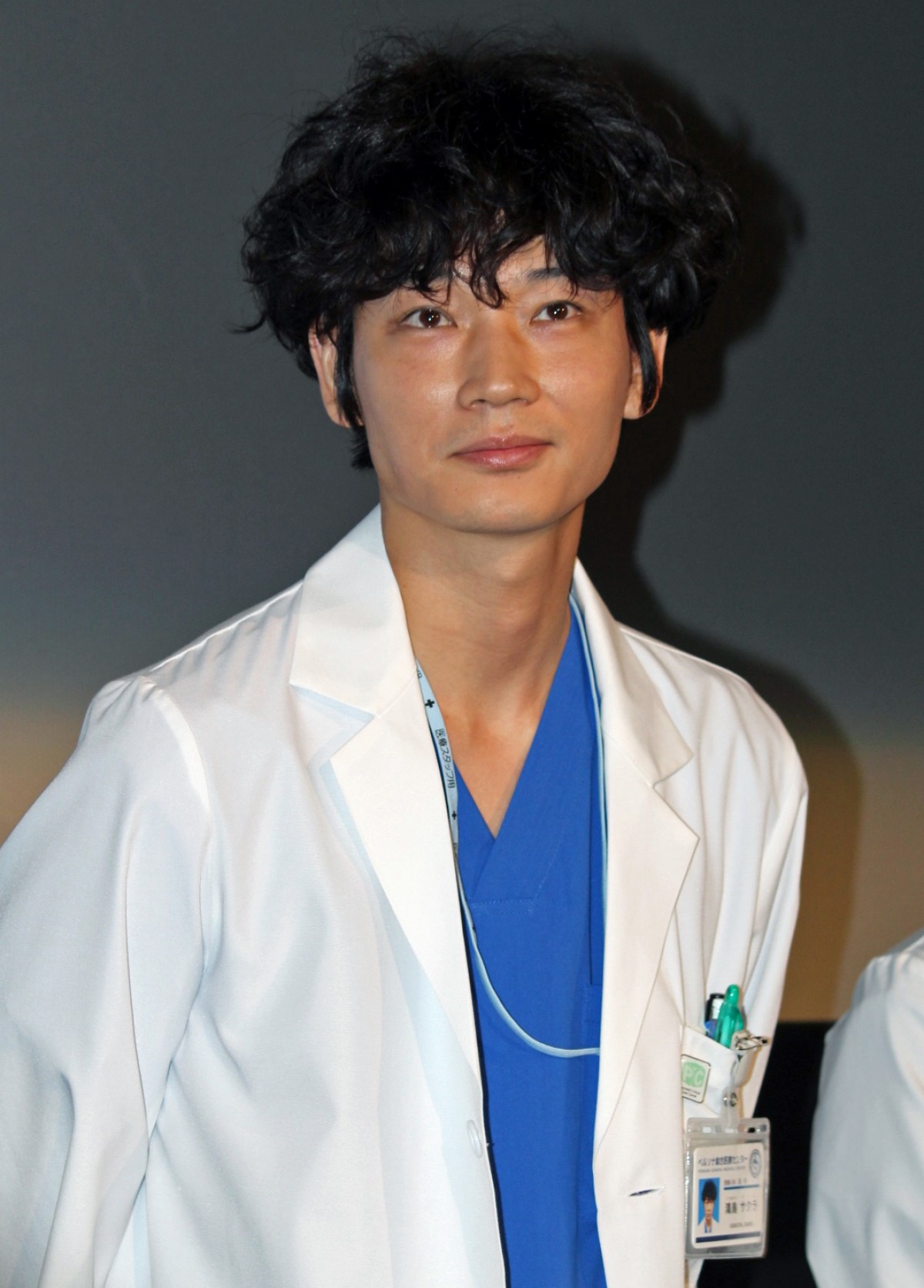 多忙な俳優・綾野剛に恋する暇はない？「デートしたい」と願望告白