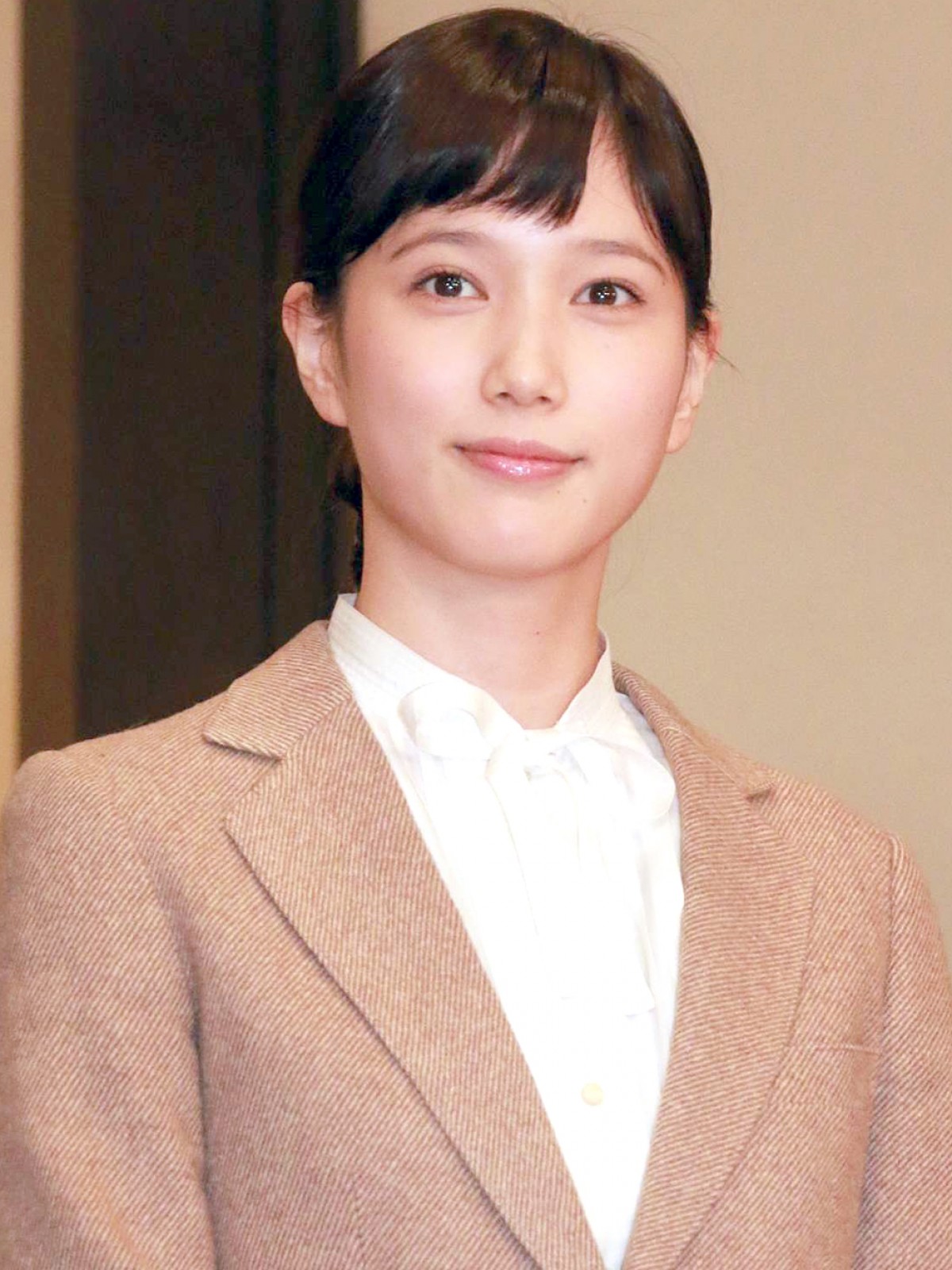 石原さとみ、「理想の後ろ姿のタレント」No.1に！桐谷美玲、有村架純もランクイン