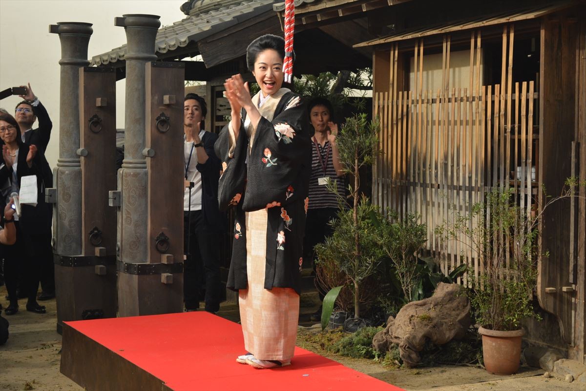 井上真央、「こんなに成長できた作品はない」笑顔と涙の『花燃ゆ』クランクアップ