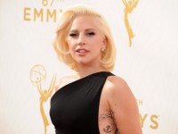 「毎日、絶望感に見舞われる」と告白したレディー・ガガ