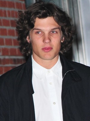 英ミス・ヴォーグ誌発表「最もホットな男子50人」9位　テオ・ウェナー（28）フォトグラファー