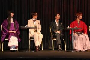 宝塚雪組公演『るろうに剣心』制作発表会の様子