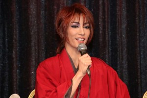 宝塚雪組公演『るろうに剣心』制作発表会に出席した早霧せいな