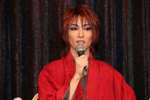 宝塚雪組公演『るろうに剣心』制作発表会に出席した早霧せいな