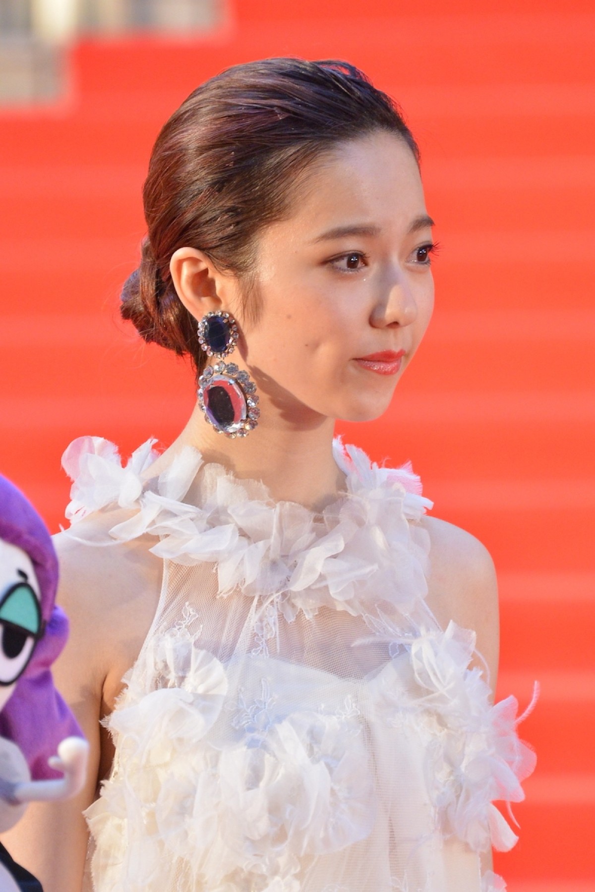 ＜TIFF2015＞AKB島崎遥香、可憐な白ドレス姿で主演ホラーをアピール