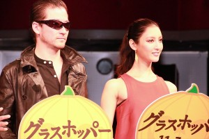 『グラスホッパー』試写会イベントに登壇した浅野忠信、菜々緒