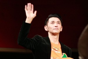 『グラスホッパー』試写会イベントに登壇した村上淳