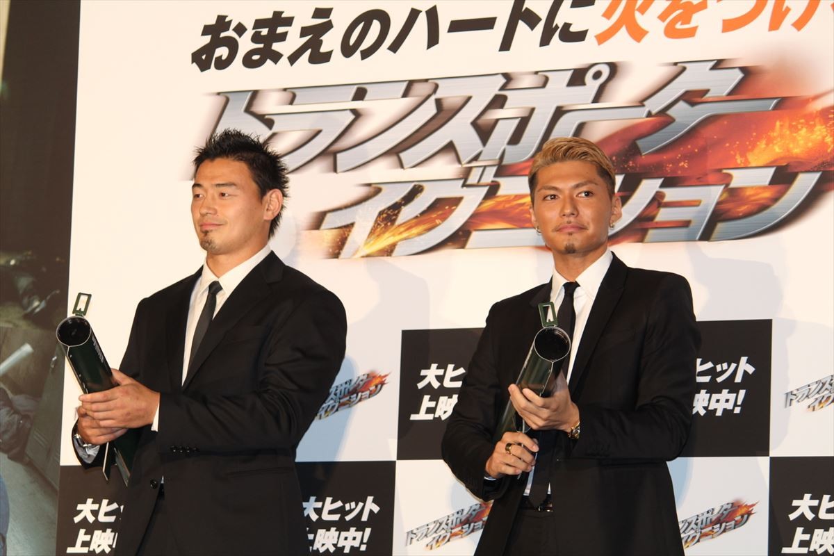 ラグビー五郎丸、「試合より緊張します」映画イベント初登場でSHOKICHIと対面