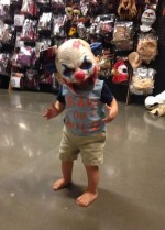 ハロウィンのカワいくて怖～いマスクを付けた子供たち