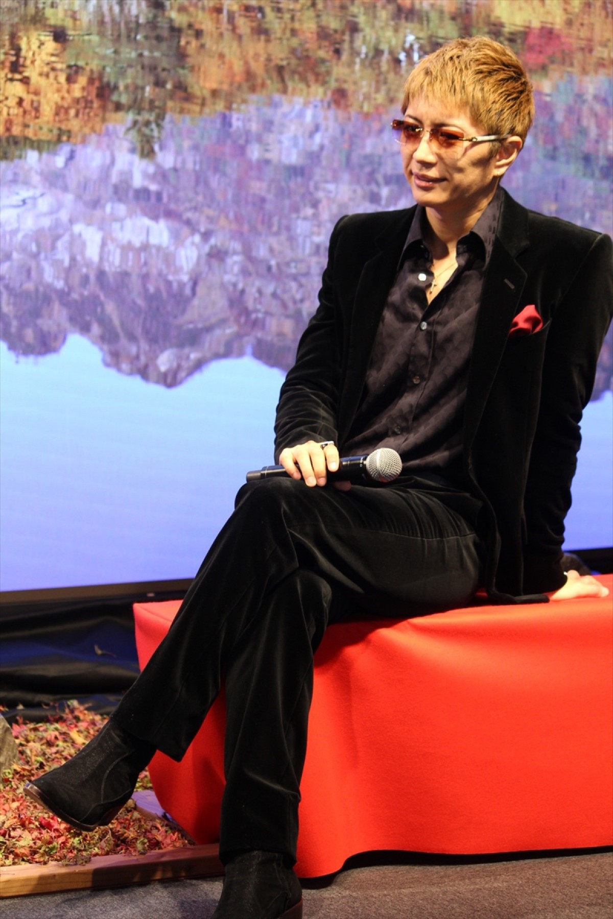 GACKT、ミニスカ・ナースコスプレの裏側を告白 「女装姿が耐えられるうちに…」