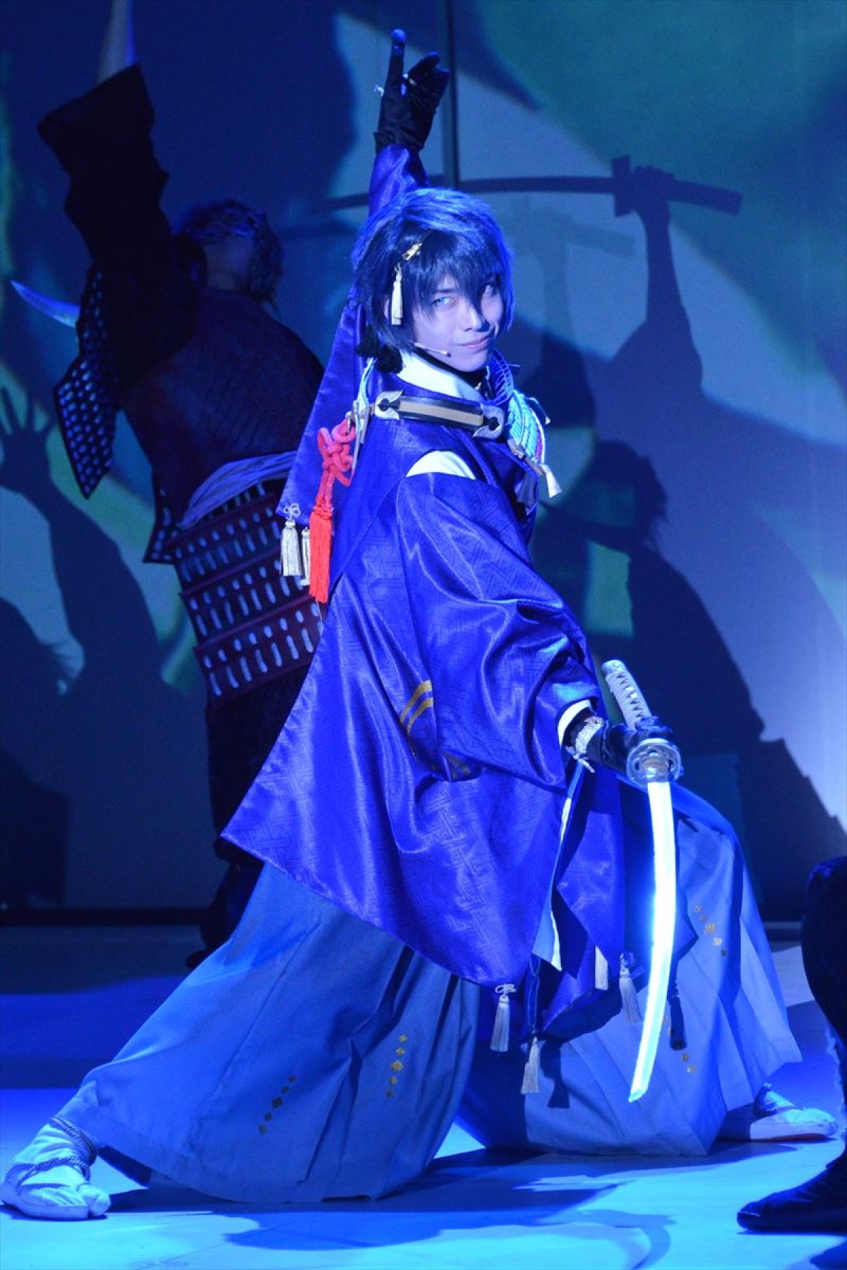 ミュージカル『刀剣乱舞』開演！　躍動する“刀剣男士”が歌い、踊る