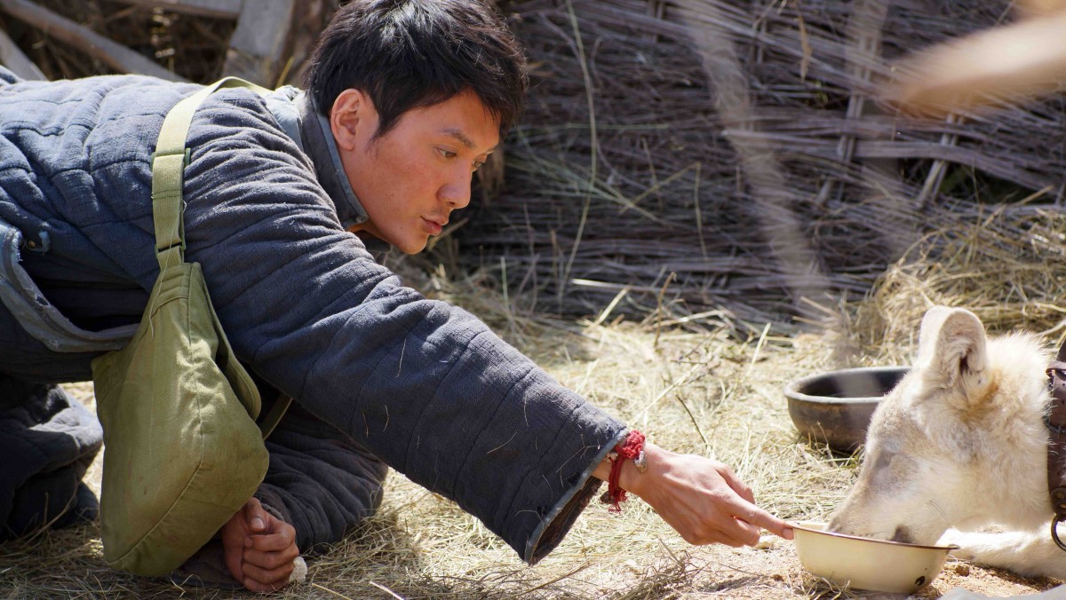 ジャン=ジャック・アノー監督最新作『神なるオオカミ』公開決定。
