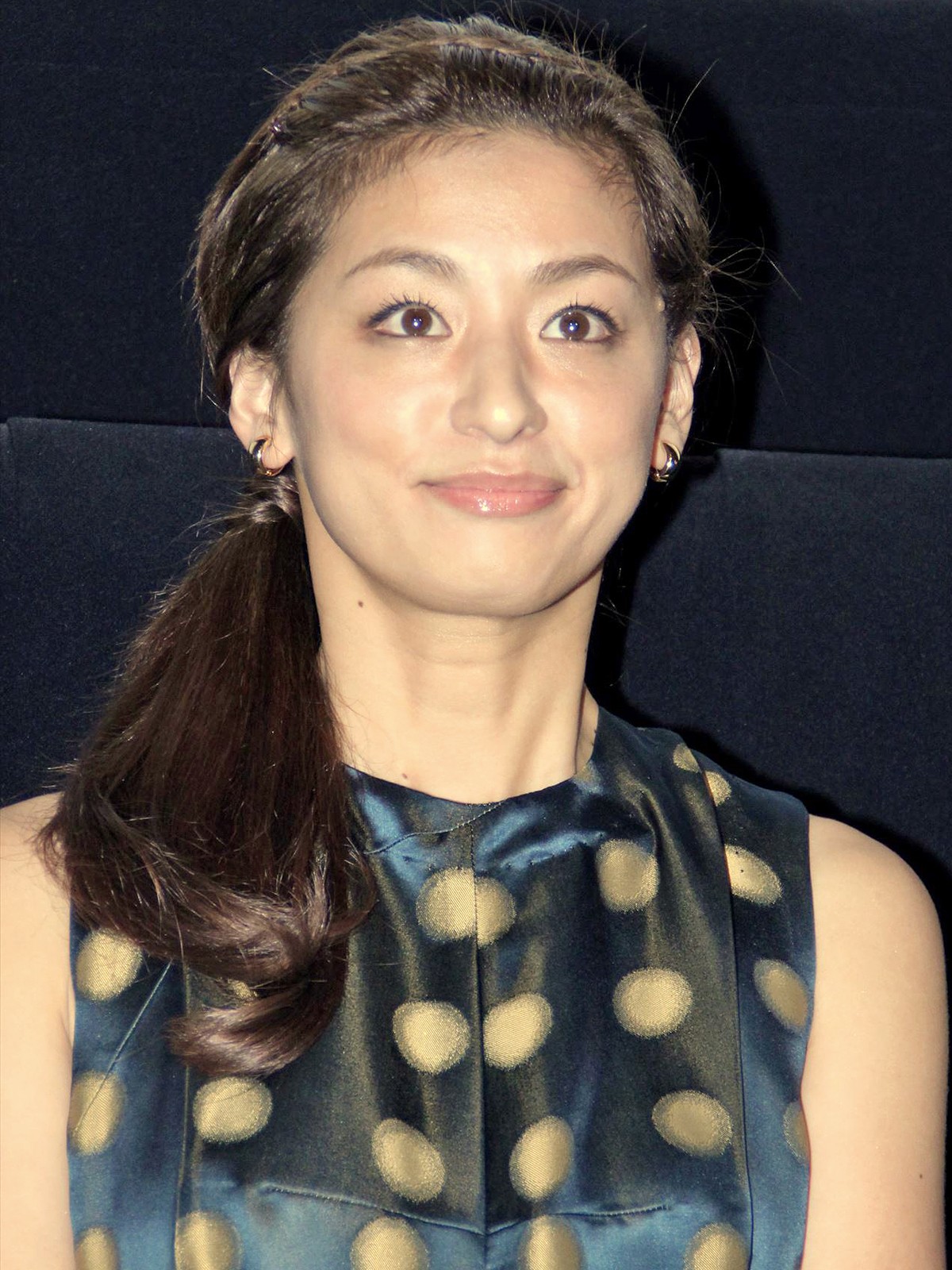 尾野真千子の“完全ノーメイク”披露に「計算外にきれい」 演出家も惚れぼれ