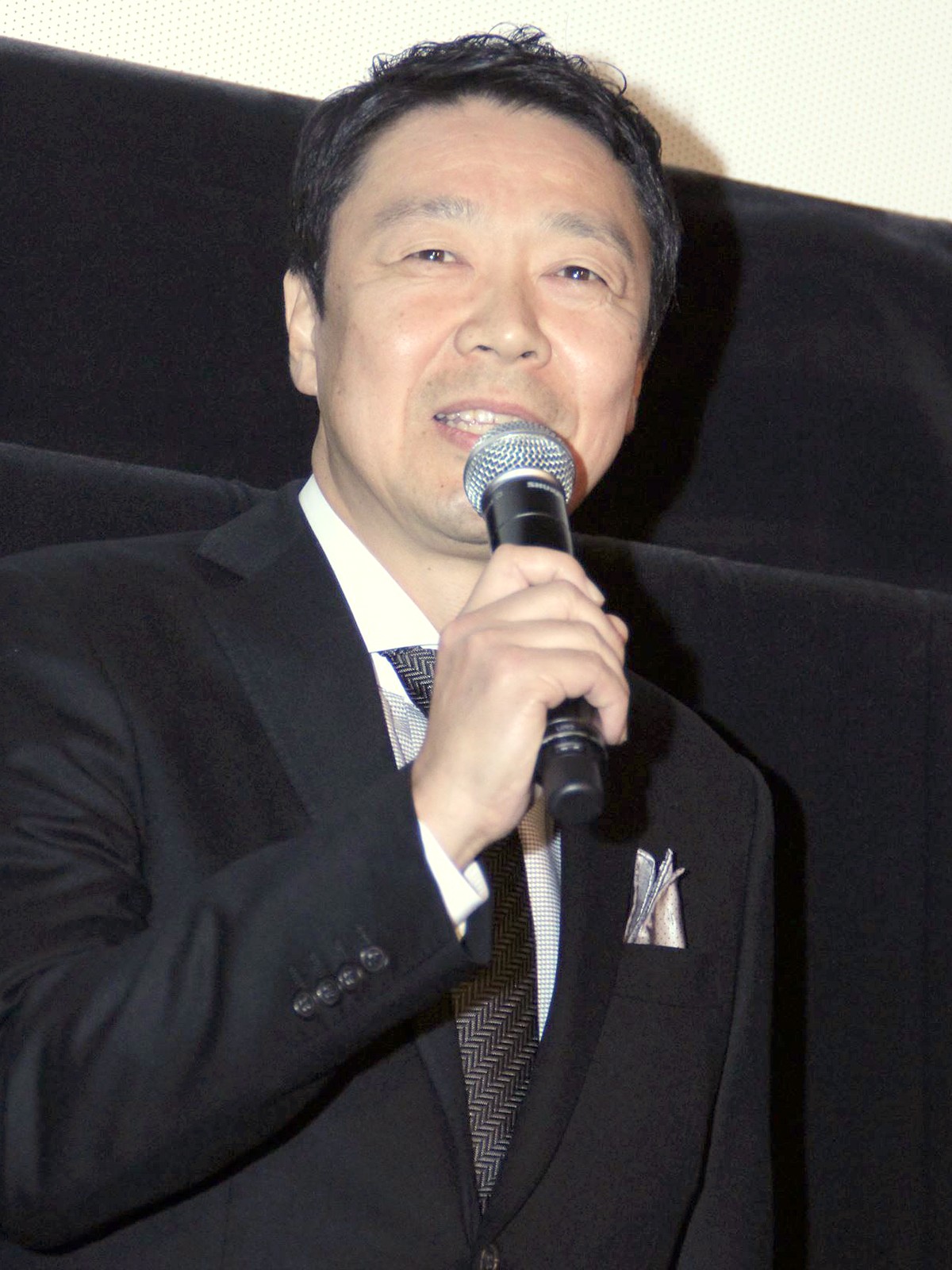 尾野真千子の“完全ノーメイク”披露に「計算外にきれい」 演出家も惚れぼれ