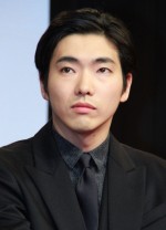 柄本佑、タッチ過剰で“オネエ疑惑”浮上？有働アナのまつげハプニングも「俺のせいに」