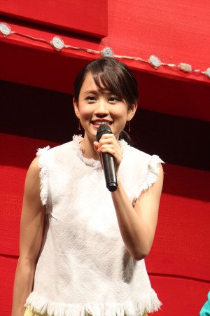 『I LOVE スヌーピー THE PEANUTS MOVIE』ジャパン・スペシャルイベントに登場した前田敦子