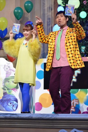  篠原信一・藤田ニコル、『インサイド・ヘッド』ツリー点灯式にて