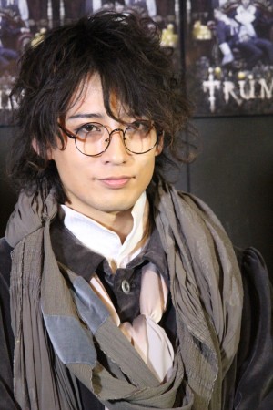 『TRUMP』囲み取材に出席した陣内将