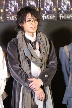 『TRUMP』囲み取材に出席した陣内将