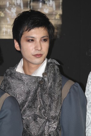 『TRUMP』囲み取材に出席した平田裕一郎