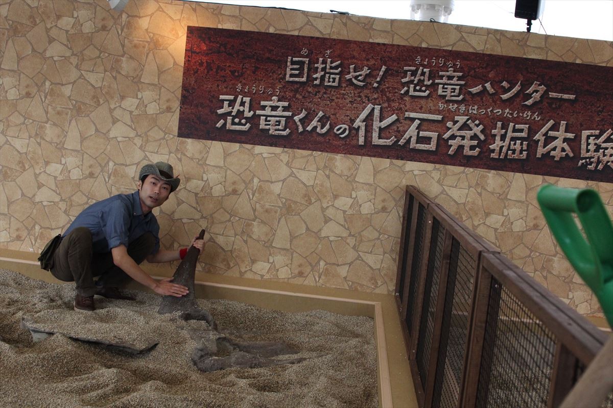 リアル過ぎる恐竜に絶叫!? 体感する恐竜パーク『ジュラグーナ』に行ってみた