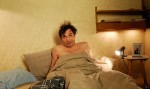 独り寝が怖い男性、家賃1ポンドで同居人募集　“独身の女学生限定” に「キモい」の声