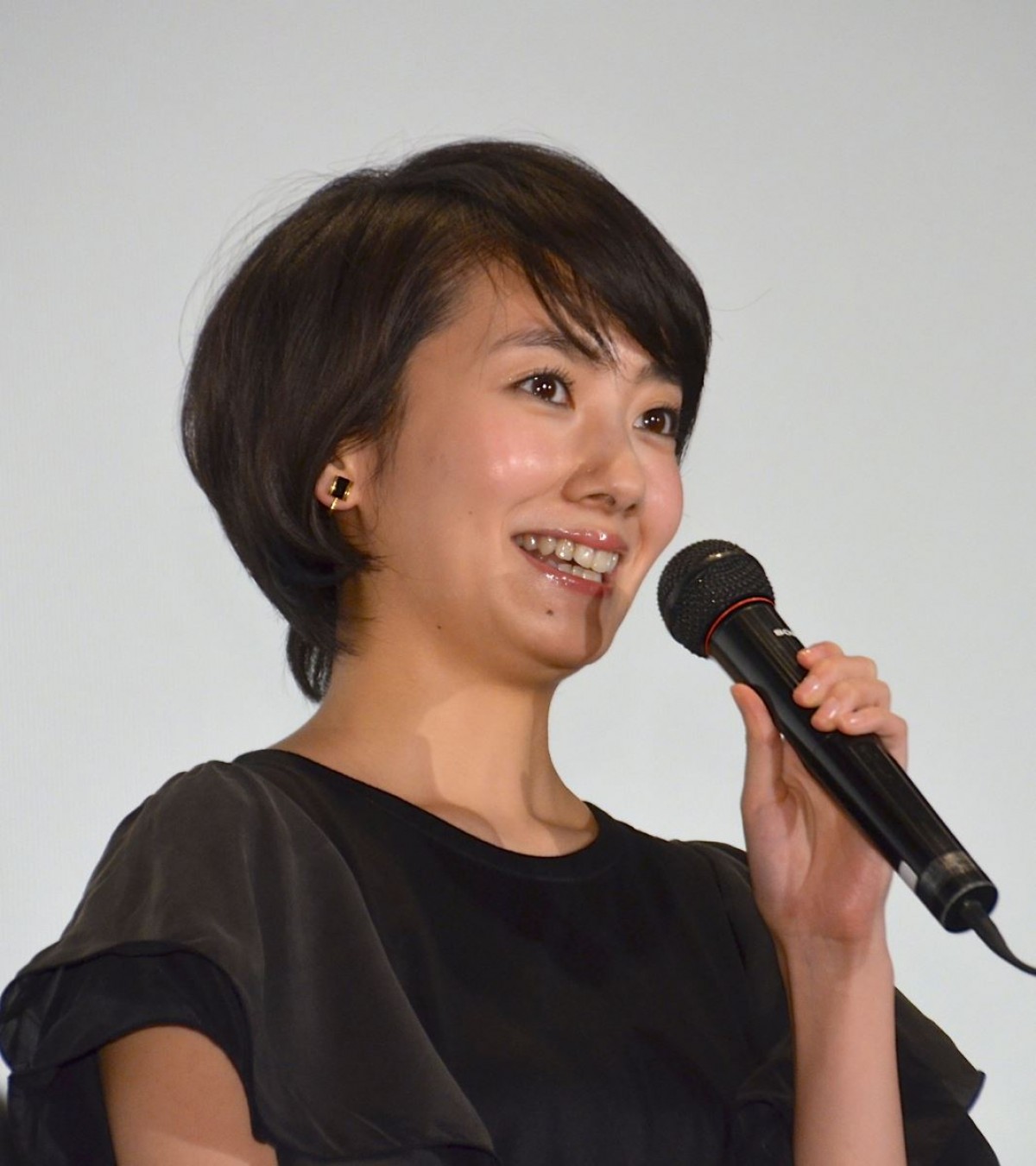 波瑠、朝ドラ・大阪から駆けつける！ 「はるちゃーん！」の声援にニッコリ