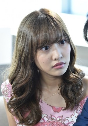 『サイレーン 刑事×彼女×完全悪女』に出演する、佐野ひなこ