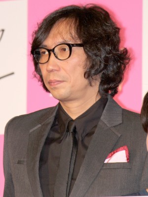 『ピンクとグレー』完成披露イベントに登壇した行定勲監督