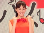 ＜紅白歌合戦＞綾瀬はるか、「素早い判断力」で司会に挑む　V6井ノ原にアドバイスも