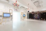 シャフト40周年記念「MADOGATARI展」　先行内覧会の様子