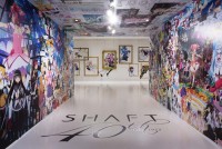 シャフト40周年記念「MADOGATARI展」　先行内覧会の様子