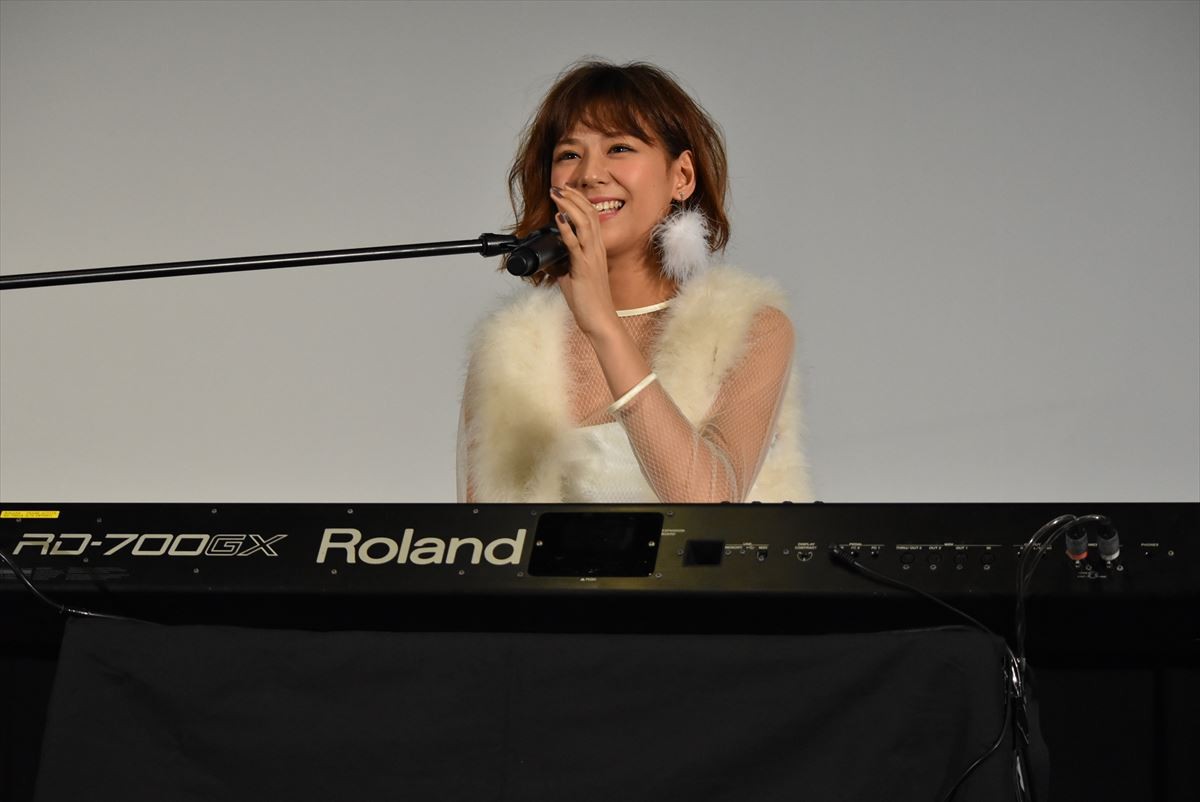 西内まりや、『エンジェル・ハート』主題歌を生披露！ 原作者前に「緊張した～」