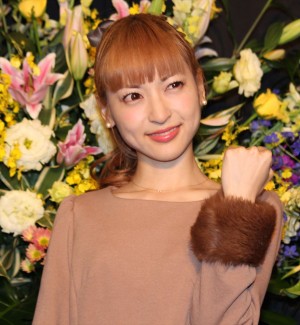 『スーパーダンガンロンパ2 THE STAGE～さよなら絶望学園～』囲み取材に出席した神田沙也加