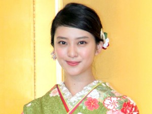 武井咲、オスカープロモーション晴れ着撮影会にて