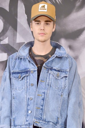 「パーパス」発売＆大ヒット記念合同質問会に登場したジャスティン・ビーバー