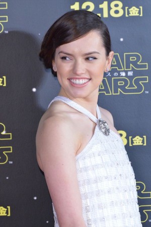 デイジー・リドリー、『スター・ウォーズ／フォースの覚醒』ジャパンプレミアにて