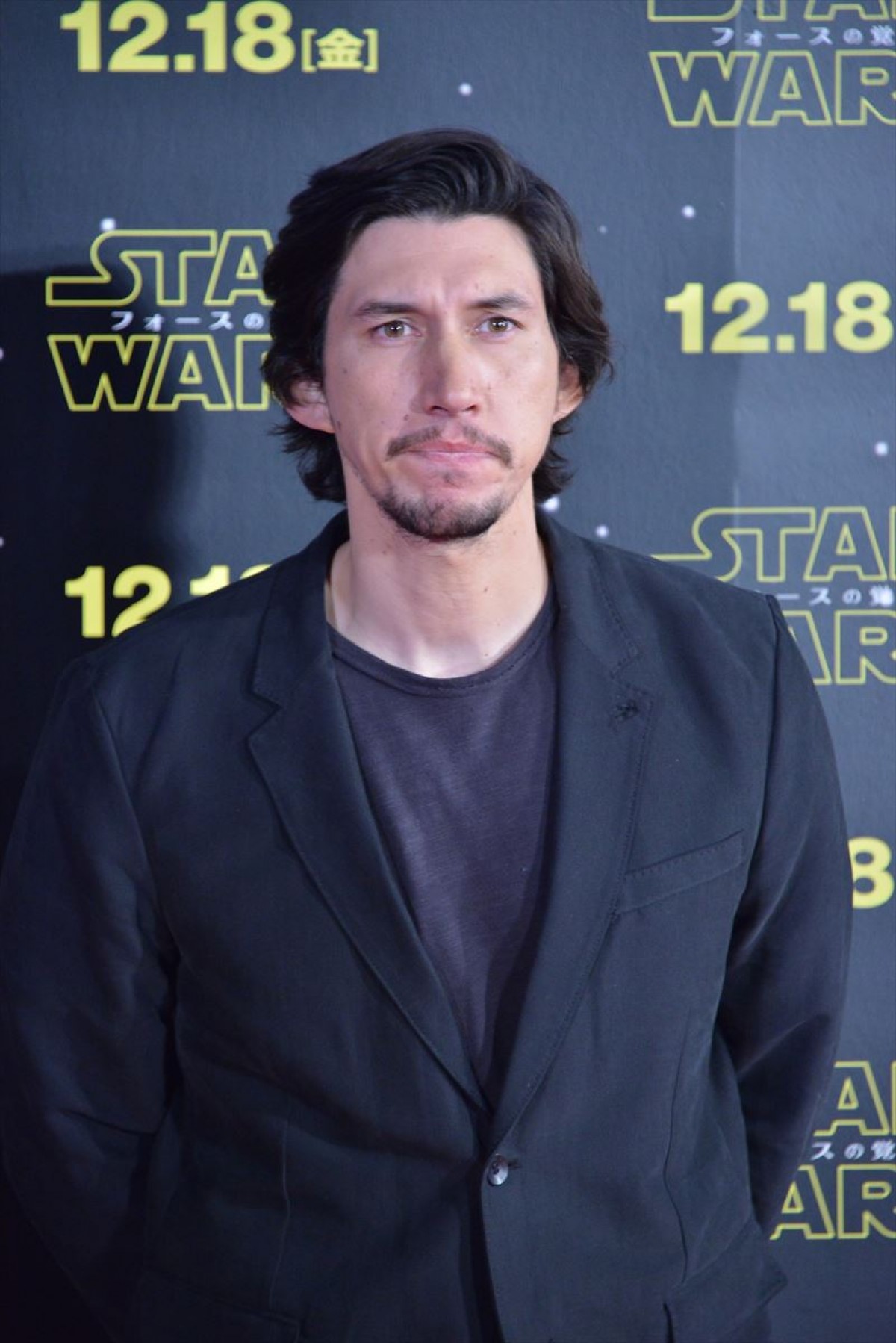 『スター・ウォーズ』ジャパンプレミア開催！ キャスト陣、ライトセーバーでポーズ