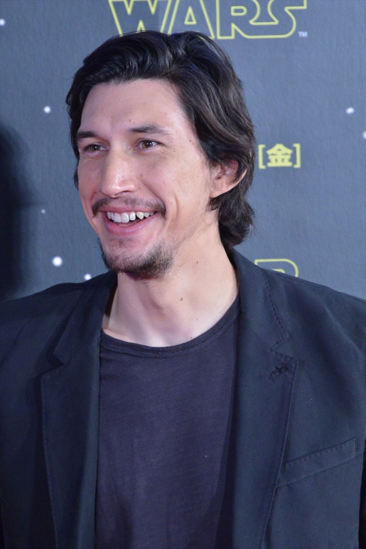 『スター・ウォーズ』ジャパンプレミア開催！ キャスト陣、ライトセーバーでポーズ