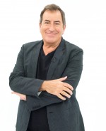 映画監督で振付師、ケニー・オルテガはどんな人物？